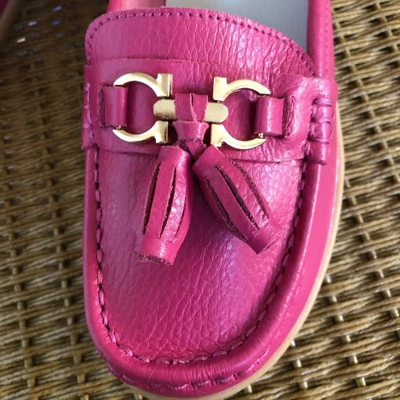 ๐ธ Hot Pink Leather Loafer Slide ๐ธ - Picture 3 of 14